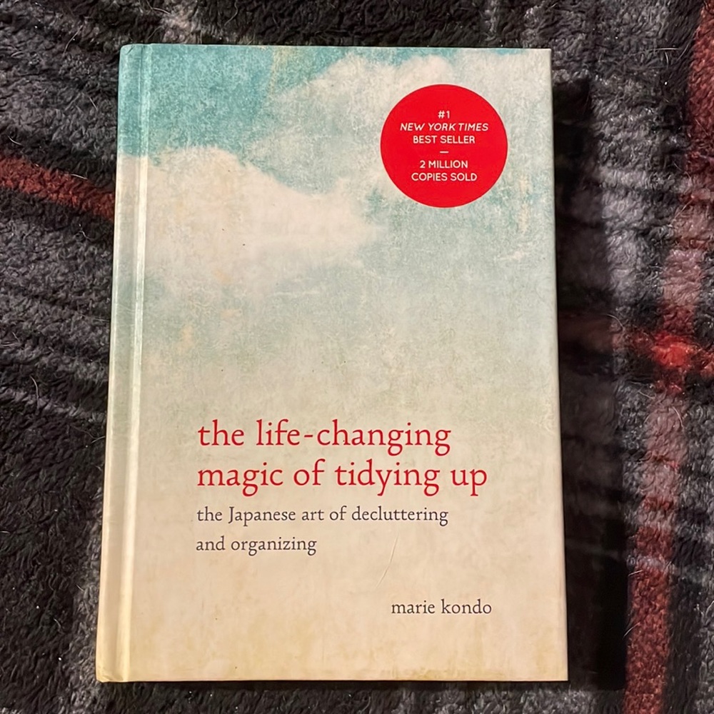 Marie Kondo (Hardcover) The Life-Changing Magic of Tidying Up - book